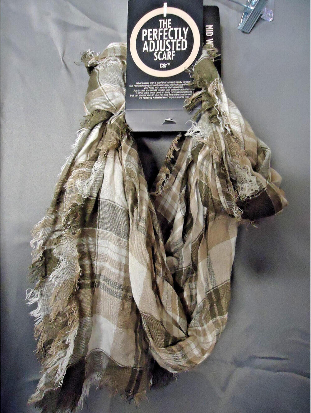 D&Y The Perfectly Adjusted Scarf Fashion Scarf Green Cream Tan Plaid Fringe
